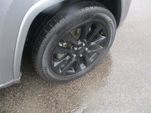 Used 2021 Jeep Grand Cherokee Laredo X image 21