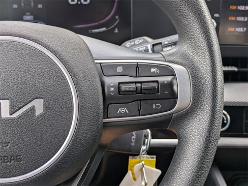 Used 2023 Kia Sportage LX image 16