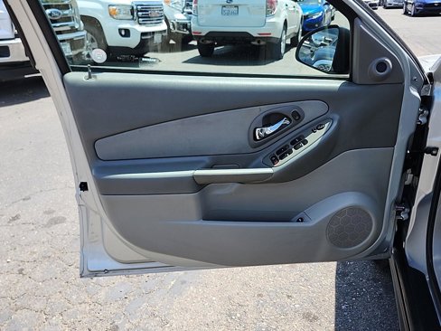 Used 2005 Chevrolet Malibu LS image 35