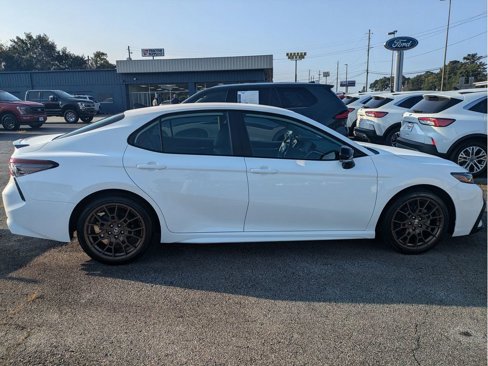 Used 2023 Toyota Camry SE image 5