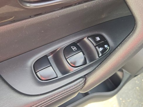 Used 2018 Nissan Rogue S image 20