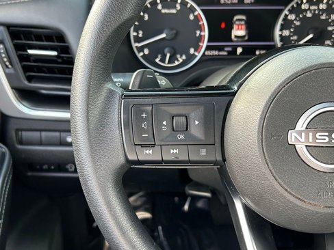 Used 2023 Nissan Rogue SV image 39