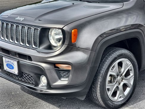 Used 2019 Jeep Renegade Latitude w/ Cold Weather Group image 10