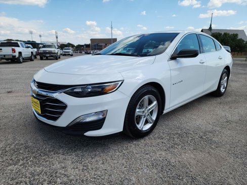 Used 2023 Chevrolet Malibu LS image 3