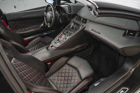 Used 2019 Lamborghini Aventador S image 32