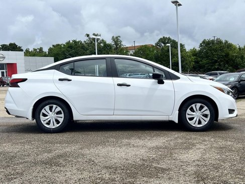 Used 2025 Nissan Versa S image 3