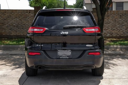 Used 2017 Jeep Cherokee Latitude w/ Comfort/Convenience Group image 18