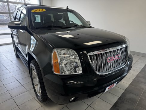 Used 2014 GMC Yukon SLT w/ SLT Chrome Package image 2