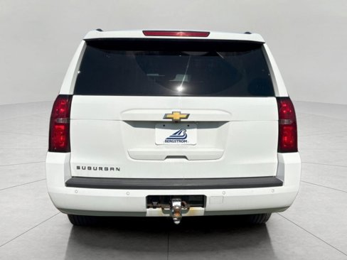 Used 2019 Chevrolet Suburban LT image 4