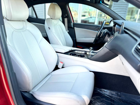 Used 2022 Genesis G70 2.0T image 14