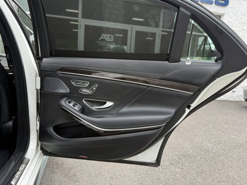 Used 2015 Mercedes-Benz S 63 AMG 4MATIC Sedan image 32