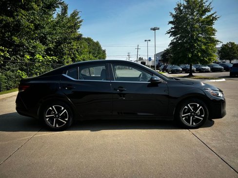 Used 2024 Nissan Sentra SV image 6