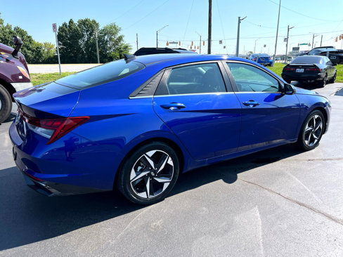 Used 2021 Hyundai Elantra Limited image 8