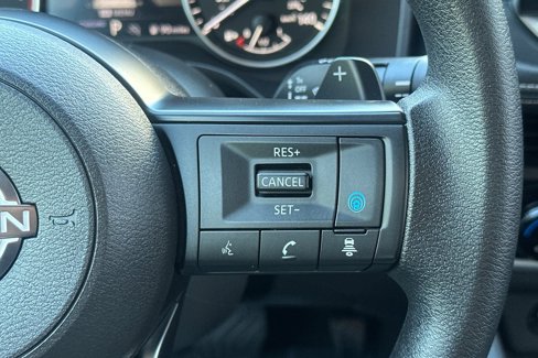 Used 2024 Nissan Rogue SV image 28