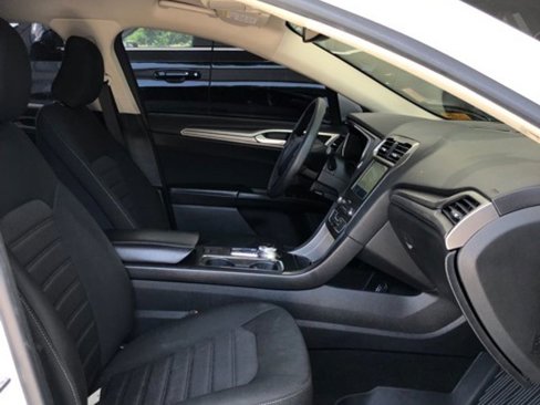 Used 2020 Ford Fusion SE image 18