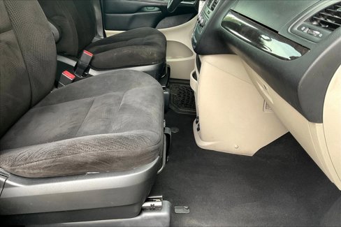 Used 2016 Dodge Grand Caravan American Value Package image 21