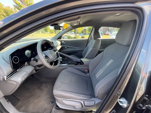 Used 2024 Hyundai Elantra SEL image 14