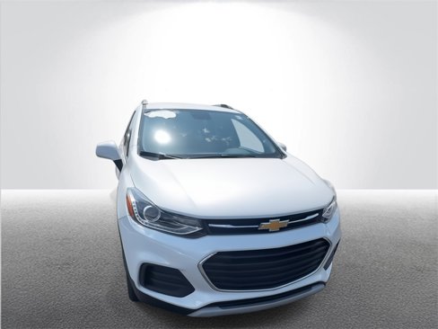 Certified 2022 Chevrolet Trax LT w/ LT Convenience Package image 3