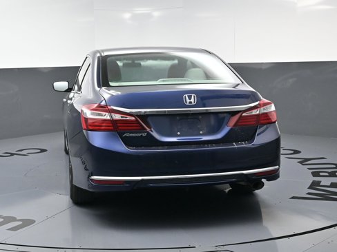Used 2016 Honda Accord LX image 18