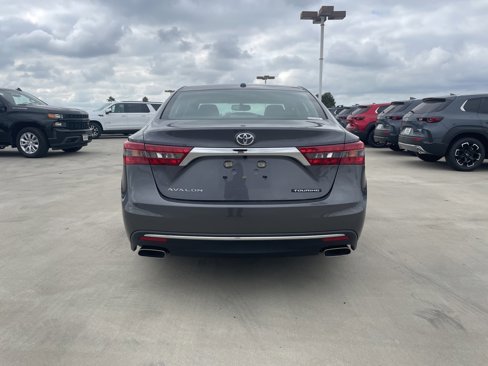 Used 2016 Toyota Avalon Touring image 3