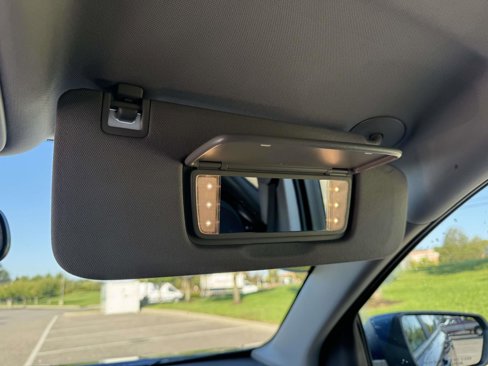 Used 2024 GMC Terrain SLE image 30