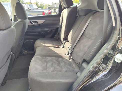 Used 2016 Nissan Rogue SV w/ SV Premium Package image 12