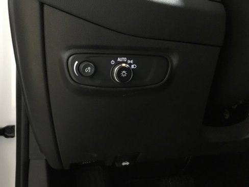 Used 2023 Chevrolet Equinox LT image 42