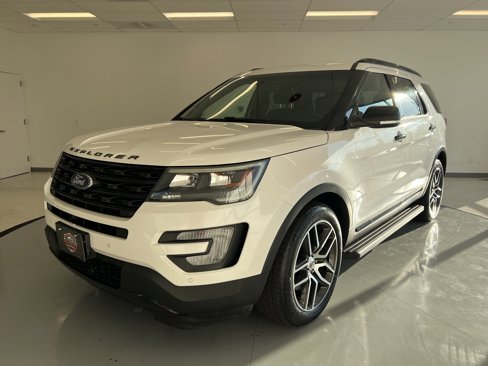 Used 2016 Ford Explorer Sport w/ Equipment Group 401A image 3