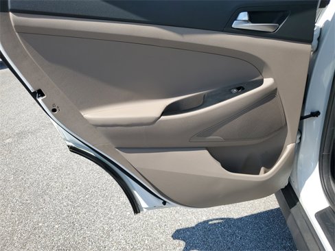 Used 2021 Hyundai Tucson SE image 30