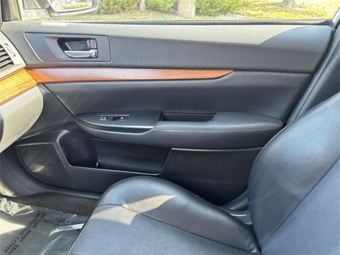 Used 2013 Subaru Outback 2.5i Limited image 22