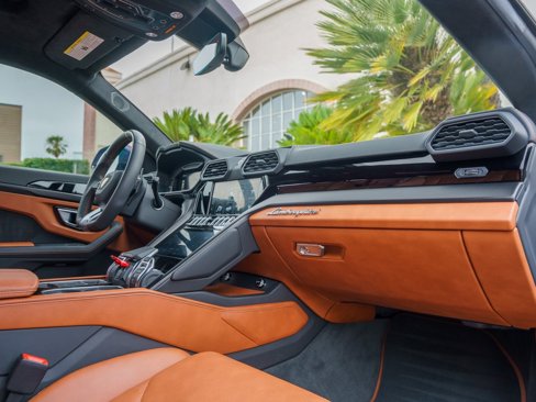 Used 2022 Lamborghini Urus image 24
