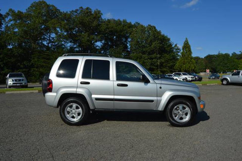 Used 2005 Jeep Liberty Renegade image 54