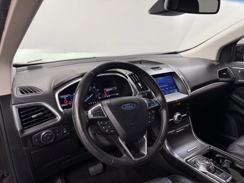Used 2020 Ford Edge Titanium image 12