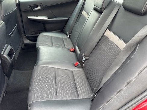 Used 2012 Toyota Camry SE image 12