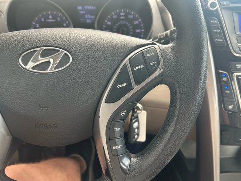 Used 2016 Hyundai Elantra GT image 7