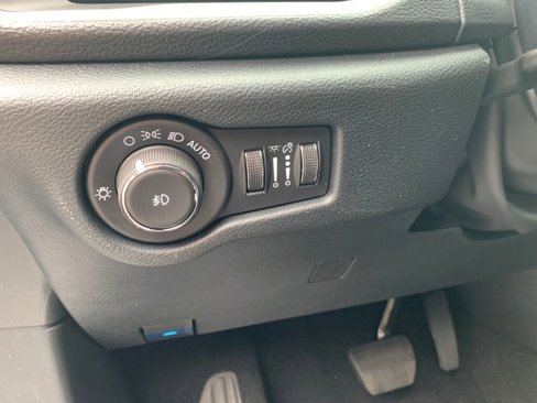 New 2025 Chrysler Pacifica Select image 14