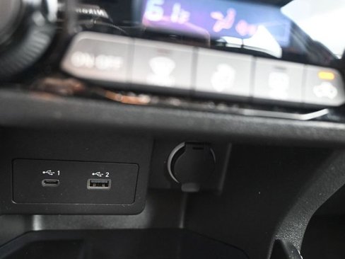 Used 2024 Nissan Kicks SR image 15