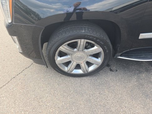 Used 2019 Cadillac Escalade Premium Luxury image 24