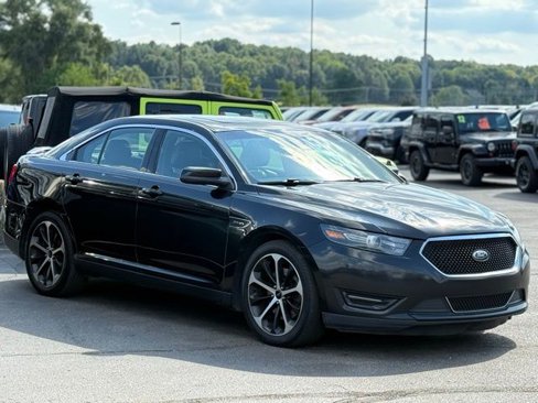 Used 2015 Ford Taurus SHO w/ Equipment Group 401A image 38