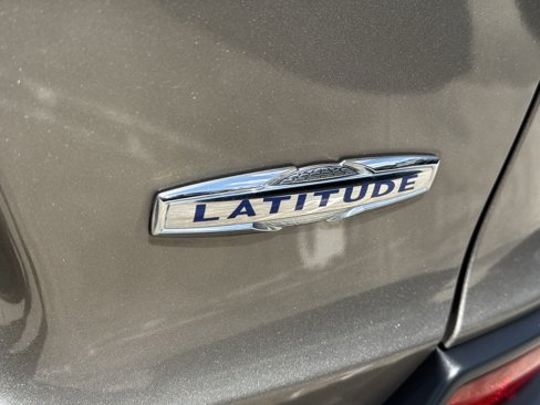 Used 2020 Jeep Cherokee Latitude image 11
