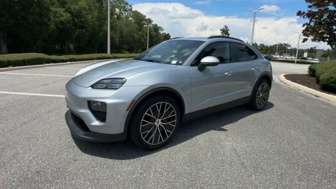 New 2025 Porsche Macan Electric image 4
