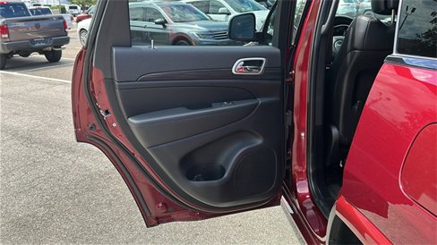 Used 2022 Jeep Grand Cherokee Laredo X image 22