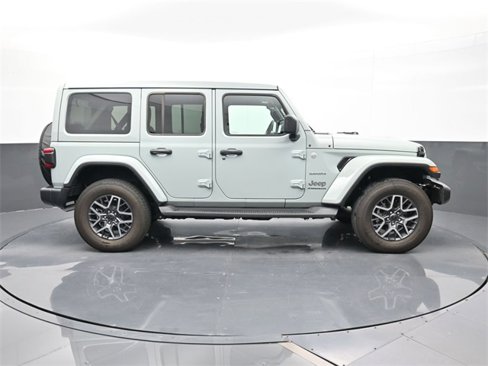 Used 2024 Jeep Wrangler Sahara w/ Technology Group image 21