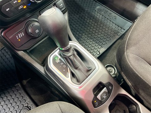 Used 2022 Jeep Renegade Latitude w/ Convenience Group image 17