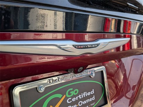 Certified 2021 Chrysler Voyager Lxi image 10