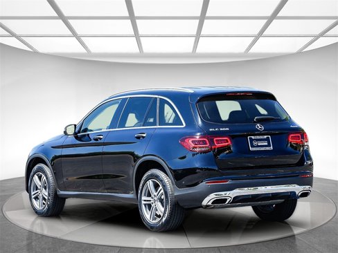 Used 2022 Mercedes-Benz GLC 300 4MATIC image 2