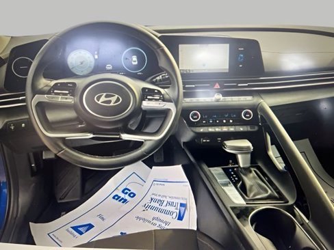 Used 2024 Hyundai Elantra SEL w/ Convenience Package image 10