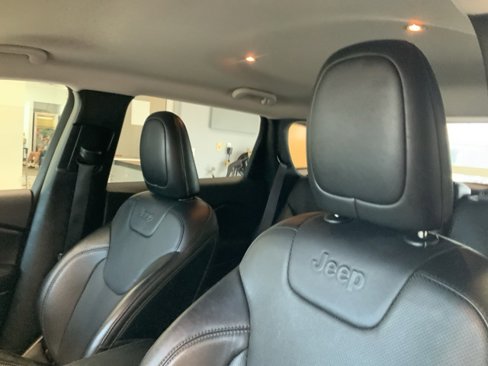 Used 2022 Jeep Cherokee Latitude Lux w/ Mopar Interior Package image 11