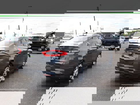 Used 2016 Ford Fusion SE image 4
