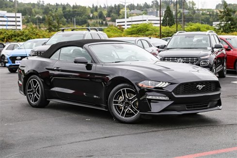 Used 2022 Ford Mustang Premium image 2